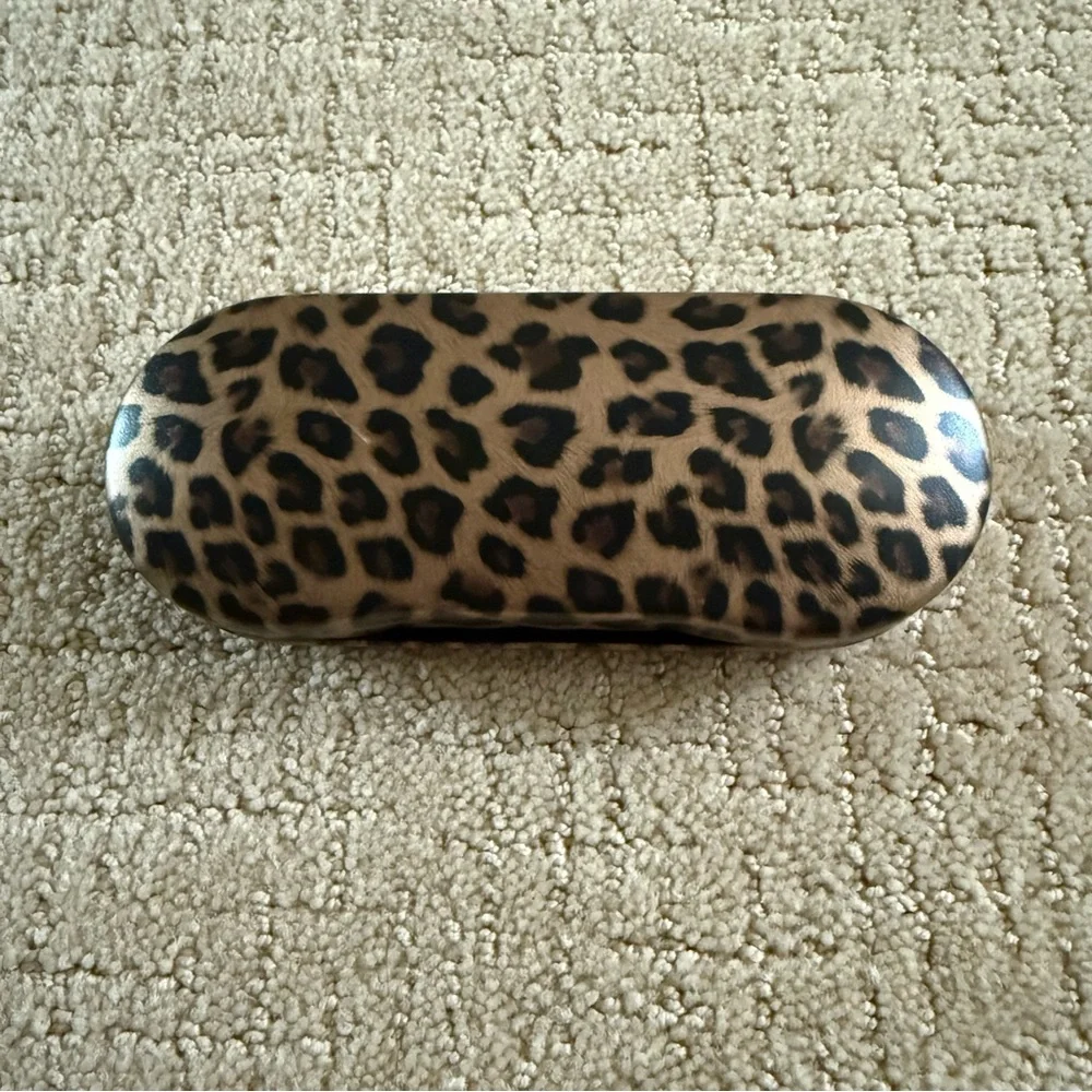 Leopard Glasses Case - Picture 4 of 4